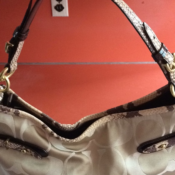 Coach Hobo Bag - Picture 7 of 16